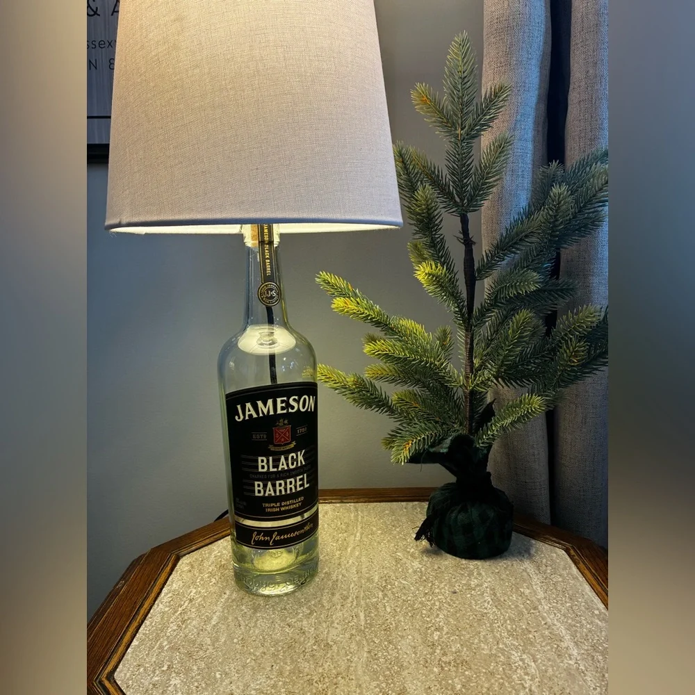 Jameson Black Barrel Whiskey Liquor Glass Bottle Lamp